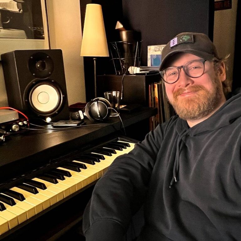 Musiker Sönke Schmidt in seinem Studio